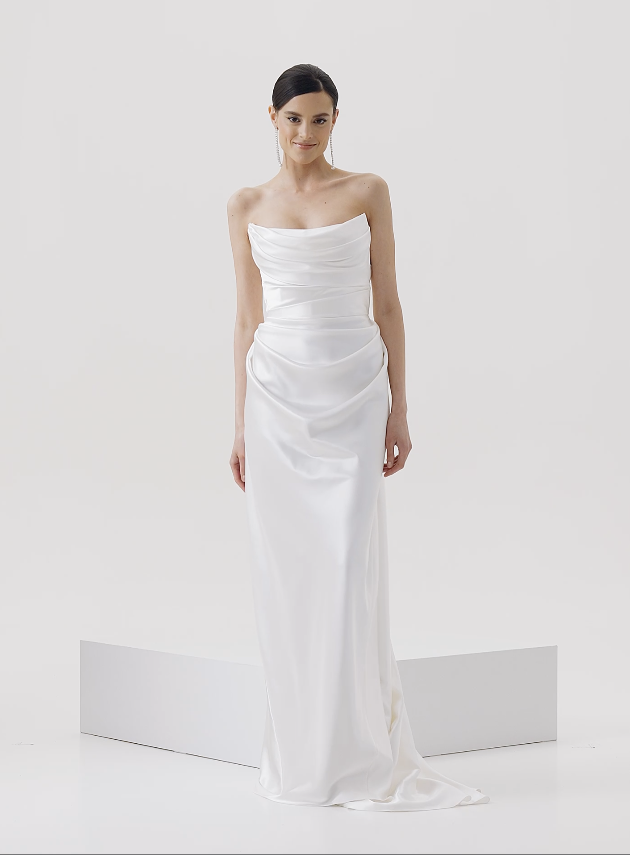 Myra Divine Atelier #3 autoplay loop thumbnail