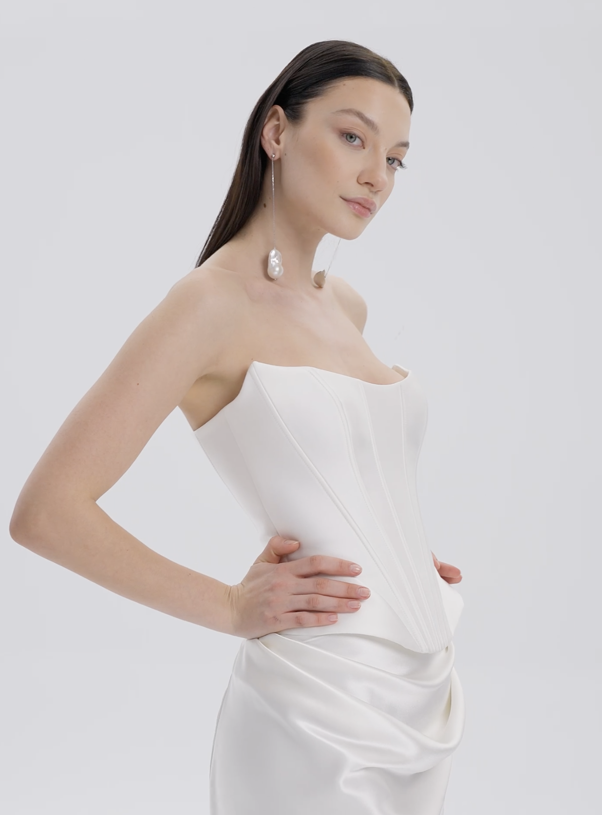 Lola Top & Caro Skirt Divine Atelier #2 autoplay loop thumbnail