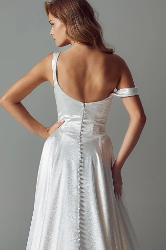 Molly Evie Young #3 thumbnail