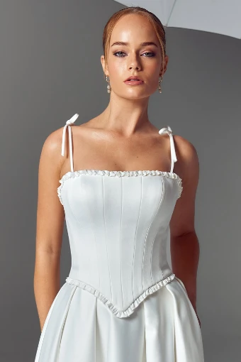 Susie Bodice Evie Young #0 default thumbnail