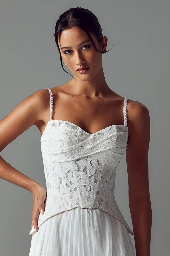 Mickey Bodice Evie Young #1 thumbnail