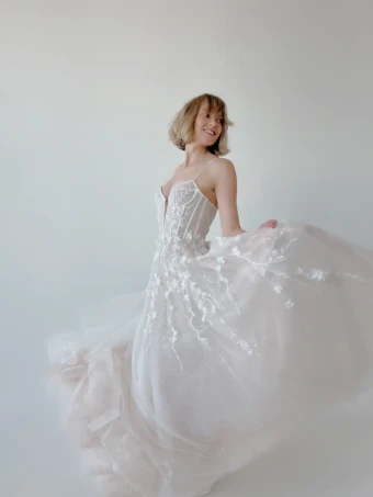 Elle Colby John #0 default thumbnail